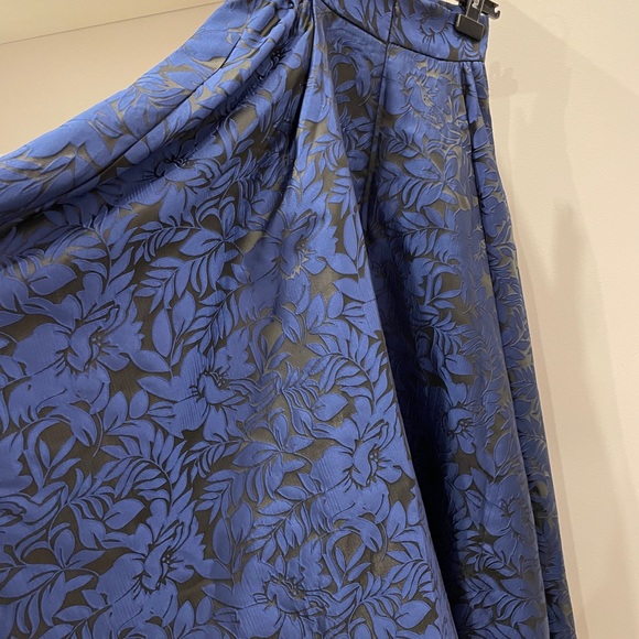 ABS asymmetrical skirt - Picture 3 of 6